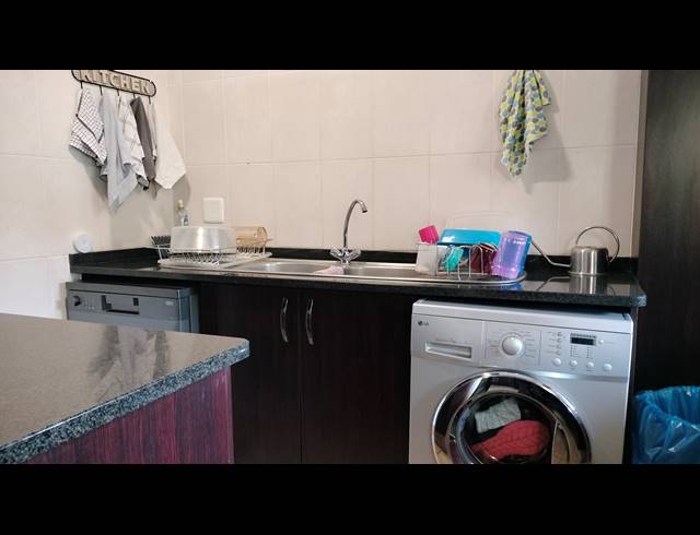 5 BEDROOM HOUSE FOR SALE IN FRAAIUITSIG